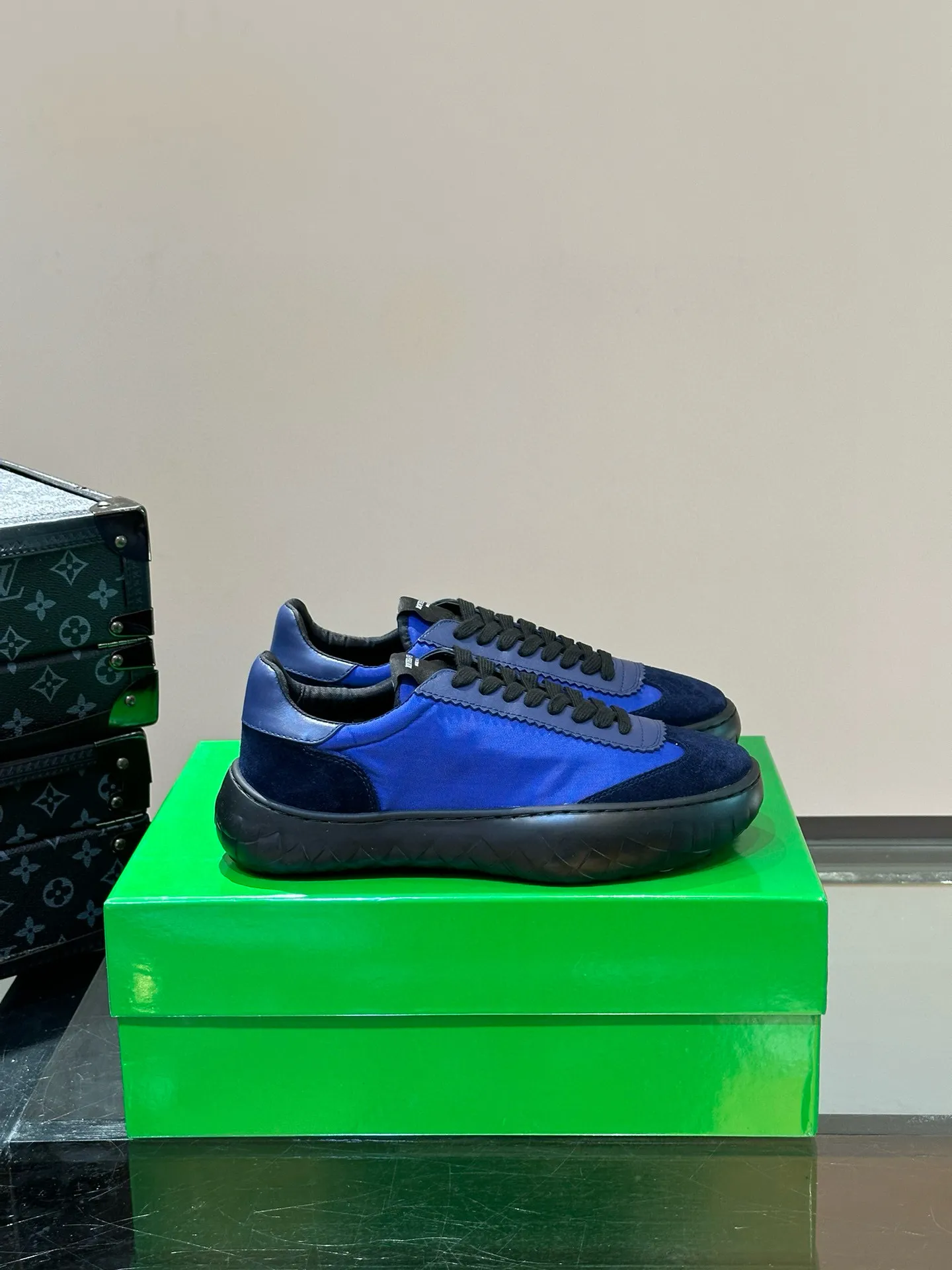 Factory price: 438💰BV/Bottega Veneta🆕New men's moral training sneakers, made of Sneaker technology nylon and suede, inspired by retro basketball shoes, a new interpretation of classic sneakers, a light, comfortable and breathable summer must-have item, the soles are made of classic woven texture, super recognizable, nylon suede stitching, full of texture! Size: 38-44, (45 customized)